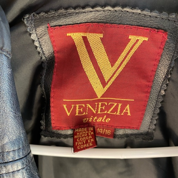 Leather jacket - Picture 3 of 3